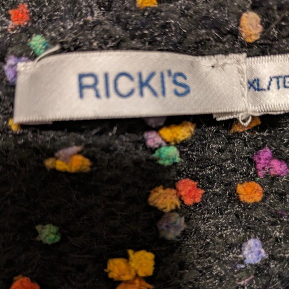Ricki's Sweater - Picture 2 of 3